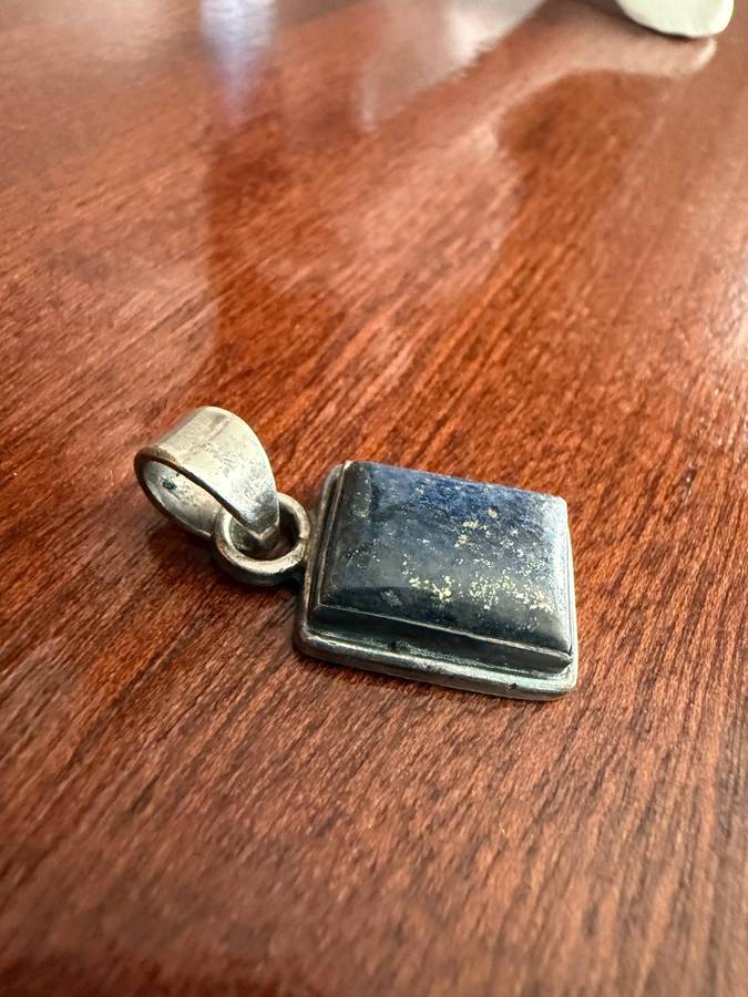 Sterling silver lapis lazuli pendant