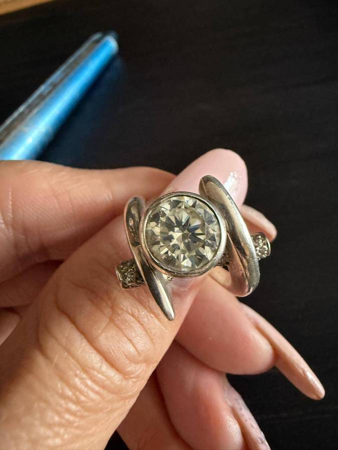 Sterling silver clear stone ring