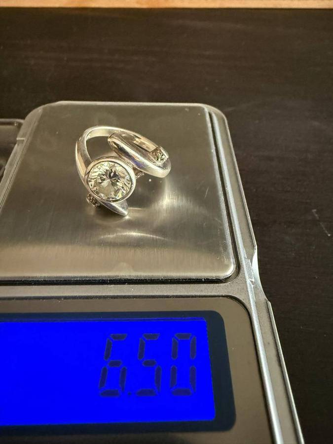 Sterling silver clear stone ring