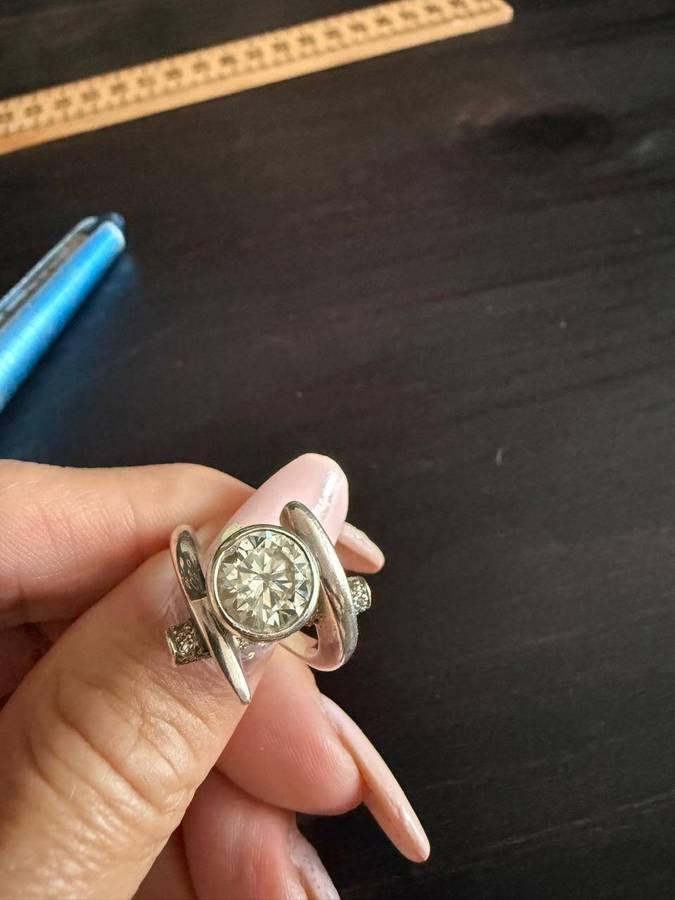 Sterling silver clear stone ring