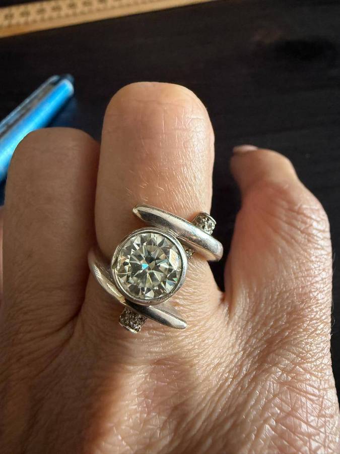 Sterling silver clear stone ring