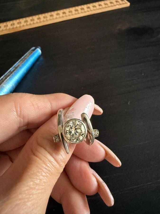 Sterling silver clear stone ring