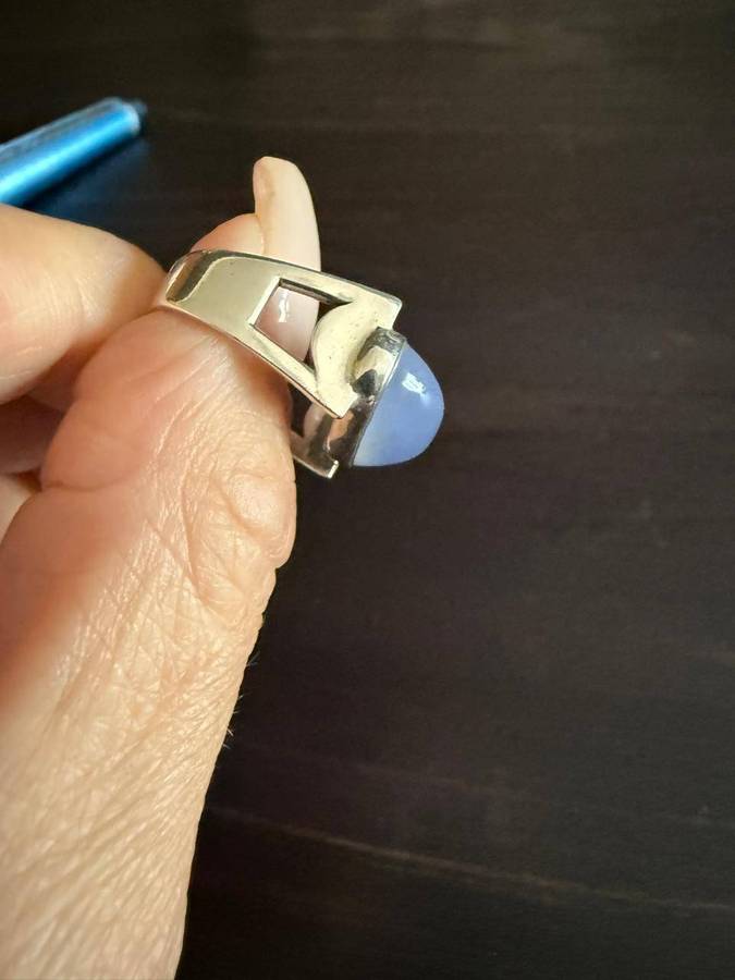 Sterling silver chalcedony ring