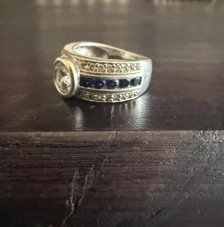 Sterling silver ring 6.5g