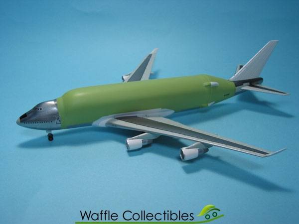 1:400 B747-400LCF Boeing Dreamlifter Unpainted  55161 Dragon