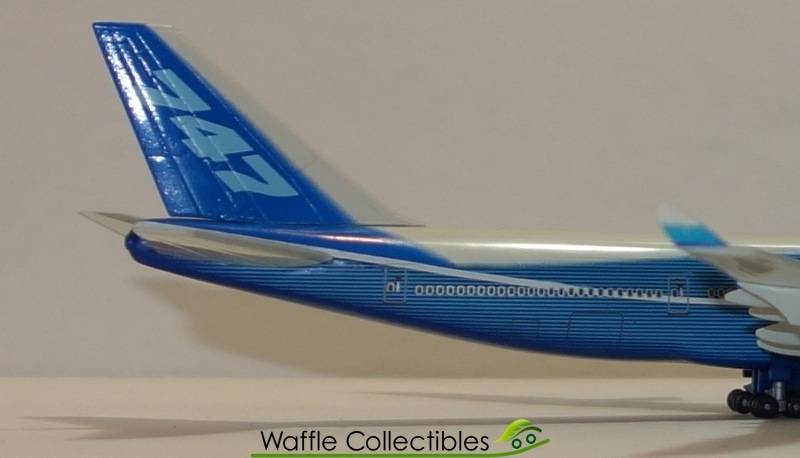 Dragon Wings Boeing Aircraft Company B 747-400 1:400
