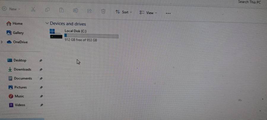 Complete Mini ITX Computer: Intel i7 7700 , B250i Strix , Corsair Vengeance 2x8GB DDR4 , EVGA 750W
