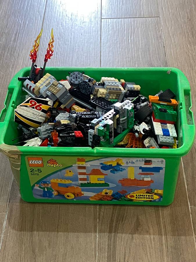 JOBLOT OF GENUINE LEGO - 4kg - ALL FOR ONE BID