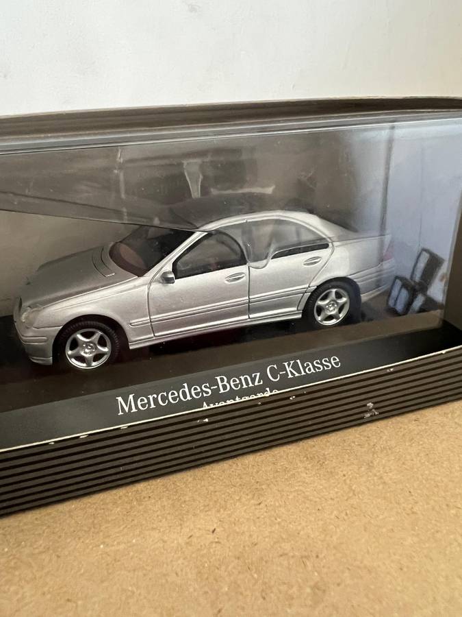 Mercedes-Benz C-Klasse Avantgarde 1:43