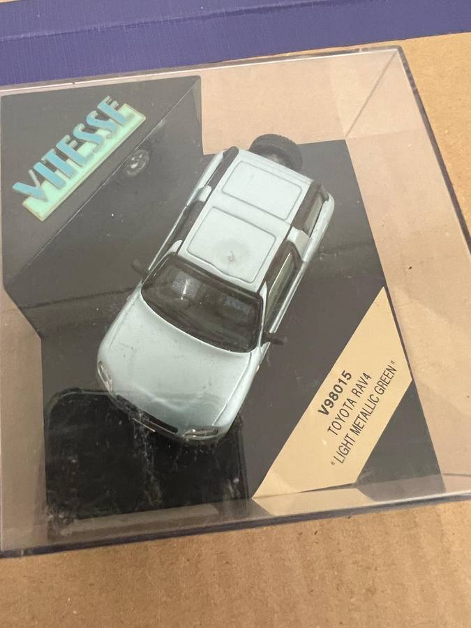 Toyota RAV4 Light Metallic Green (Vitesse)