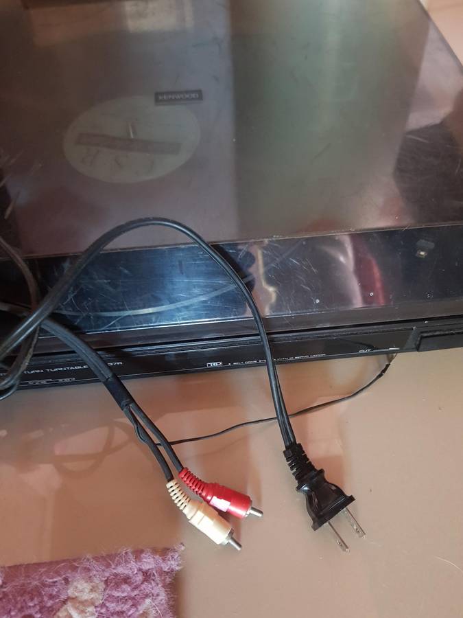 Kenwood Turntable with vinyl records