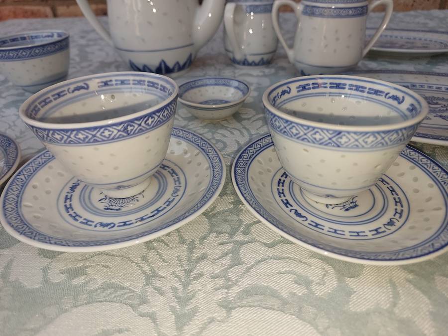 Jingdezhen China Rice Grain Blue White Dragon Porcelain 19 PIECE SET