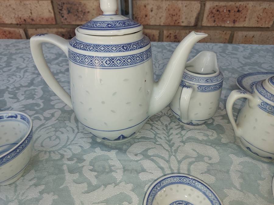 Jingdezhen China Rice Grain Blue White Dragon Porcelain 19 PIECE SET