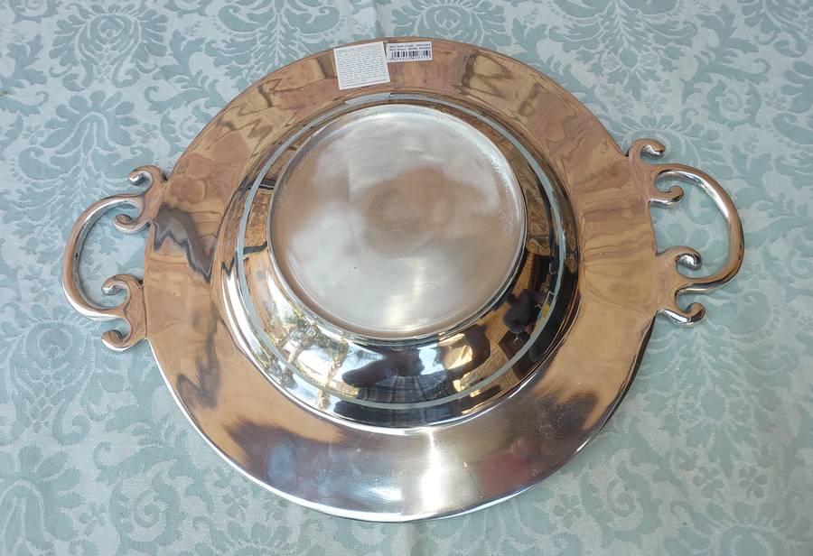 A BEAUTIFUL ART DECOR ROUND WITH LACQUERED INNER BOWL ALUMINIUM ALLOY SERVING TRAY SOLD AS IS