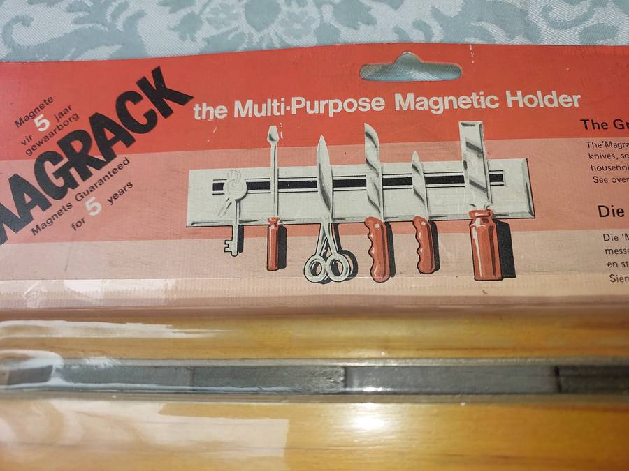 A GENUINE MAGNETIC RACK SOLD AS IS