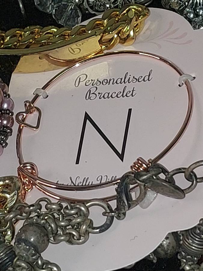 A VINTAGE JOBLOT BRACELETS AND BANGLES SOLD AS IS
