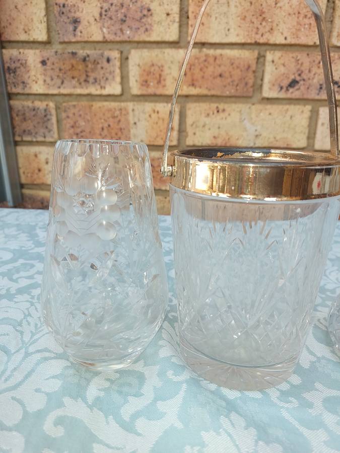 A JOBLOT GLASS UNTENSILS SOLD AS IS