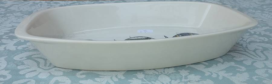TWO VINTAGE VILEROY & BOCH CASSEROLES SOLD AS IS