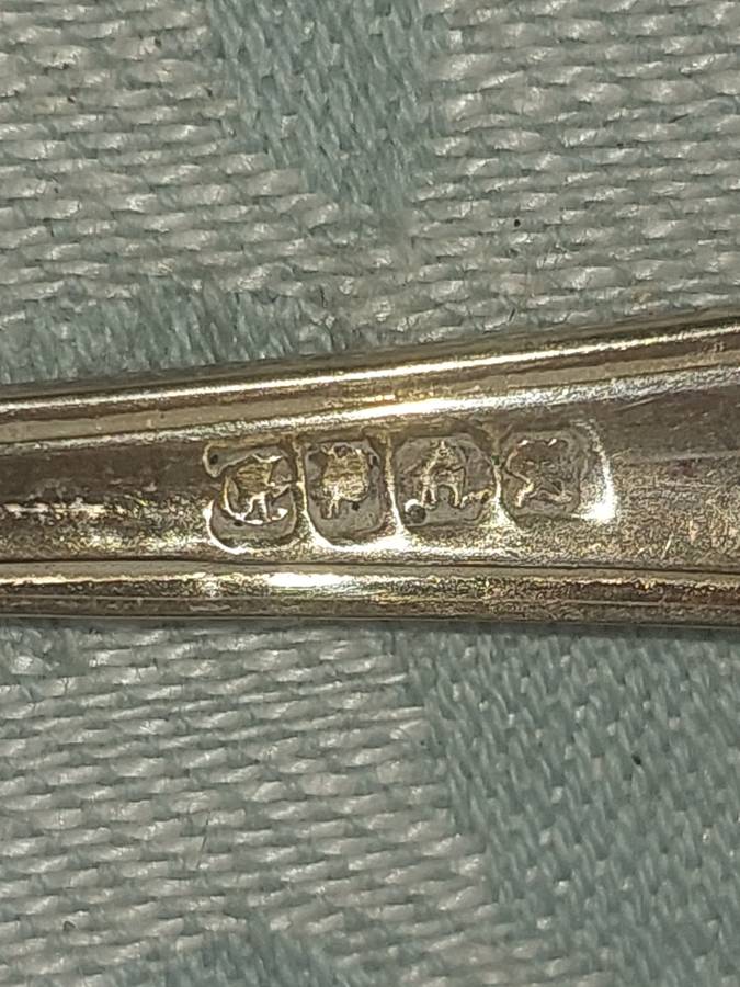 A VINTAGE SET OF 6 DESERT FORKS EPNS MADE IN ENGLAND SOLD AS IS R100
