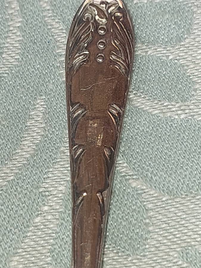 A VINTAGE SET OIF 6 EMESS PLATE EPNS TEASPOONS SOLD AS IS