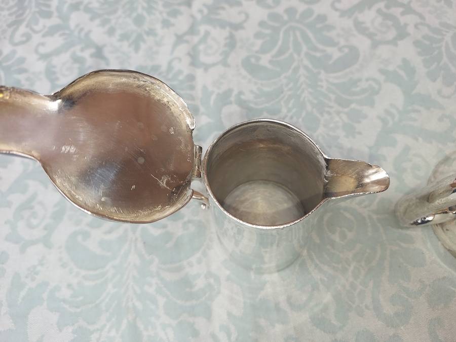A COLLECTION OF VINTAGE SOUTH AFRICAN RAILWAY UTENSILS SOLD AS IS