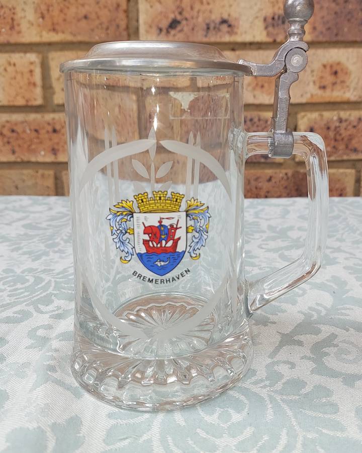 A GERMAN BEER STEIN IN MINT CONDITION SOLD AS IS R750