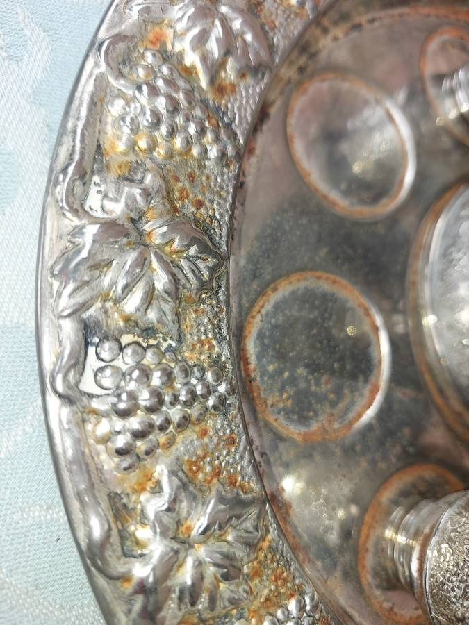 A VINTAGE KIDDUSH SET WITH 2 CUPS MISSING SOLD AS IS