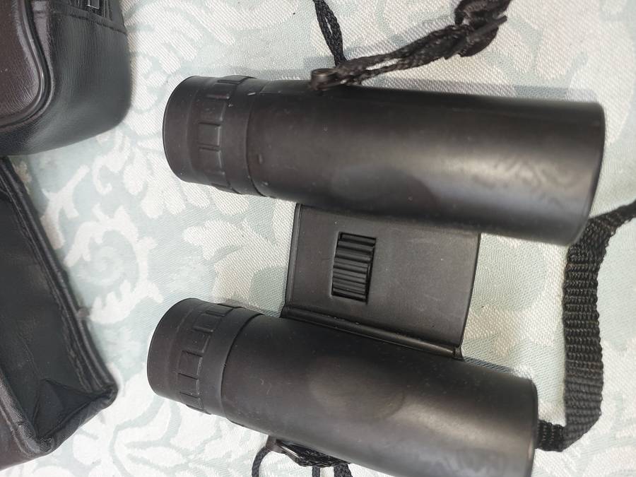 A JOBLOT COLLECTION OF POCKET BINOCULARS SOLD AS IS R450