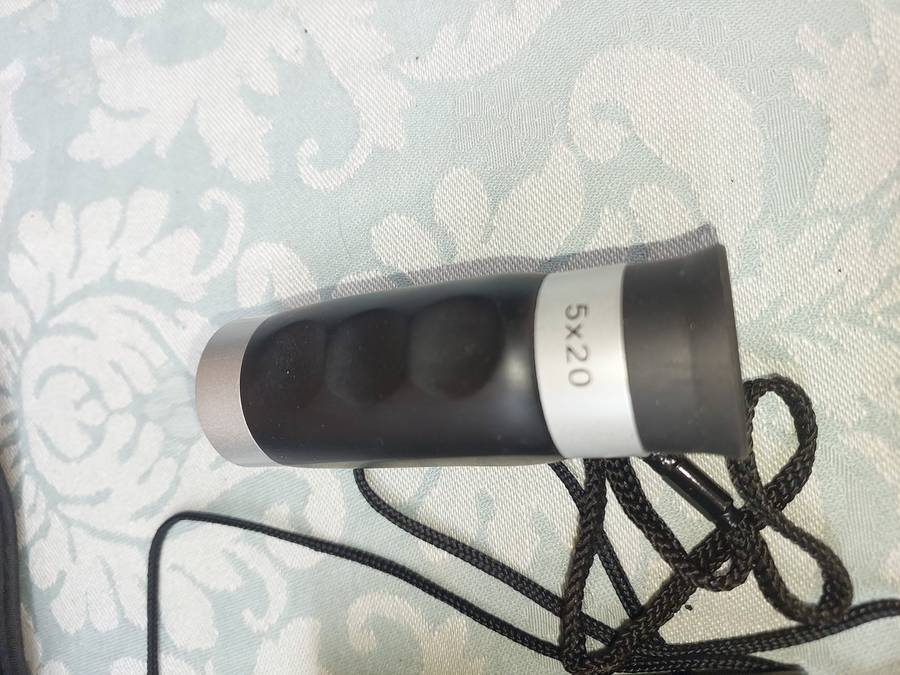 A JOBLOT COLLECTION OF POCKET BINOCULARS SOLD AS IS R450