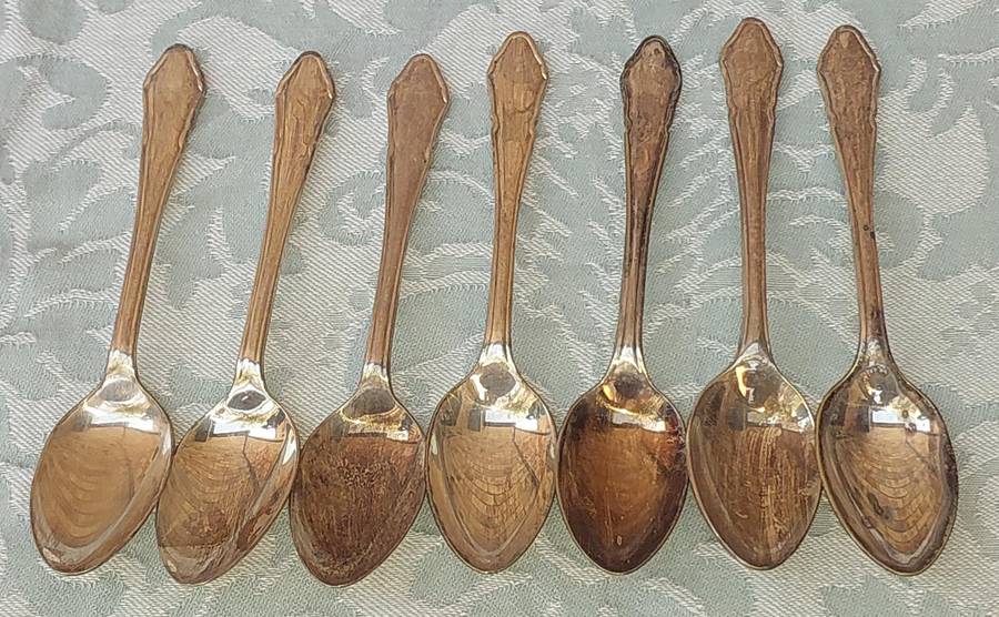 A VINTAGE SET OF 7 DEMITASSE EPNS A1 SHEFFIELD ENGLAND SPOONS SOLD AS IS R250