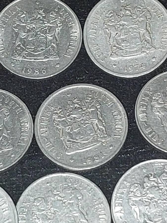 A VINTAGE COLLECTION OF(101) 20 CENT SOUTH AFRICAN COINS  SOLD AS IS