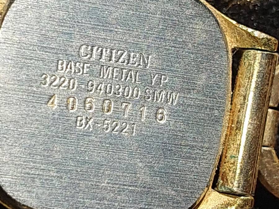 A DISCERNING LADY'S WATCH COLLECTION SOLD AS IS NOT TESTED