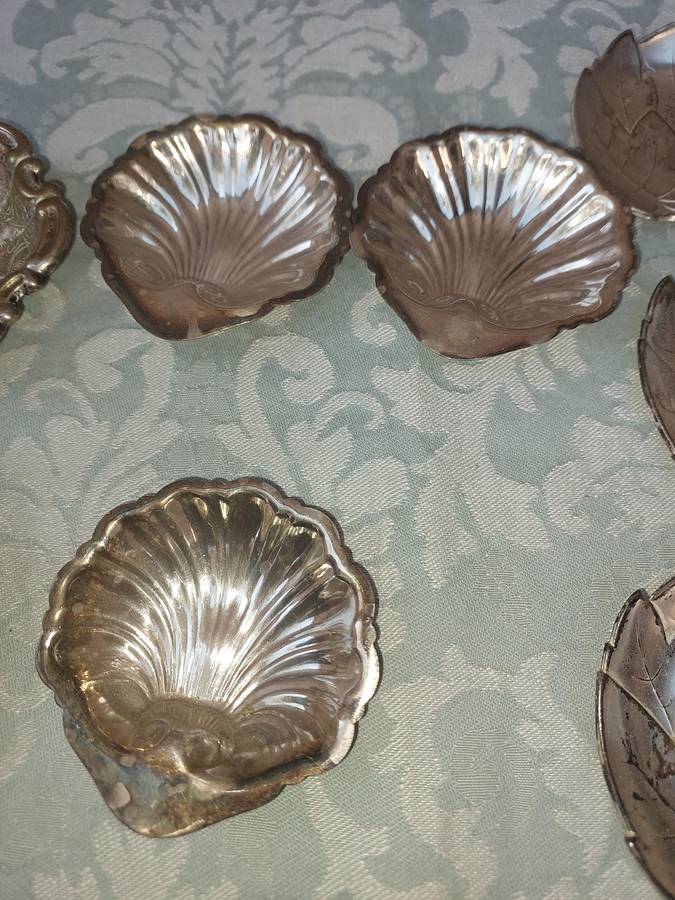 A VINTAGE COLLECTION CANOP'E  DISHES SIOVER PLATED SOLD AS IS
