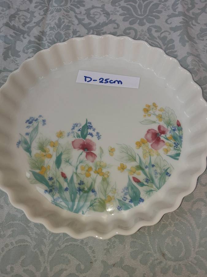 A VINTAGE PILLIVUYT FRANCE , PORCELAINE DEPUIS 181 , 4915 DECOR SPRING , LAVE VAISSELLE TART DISH