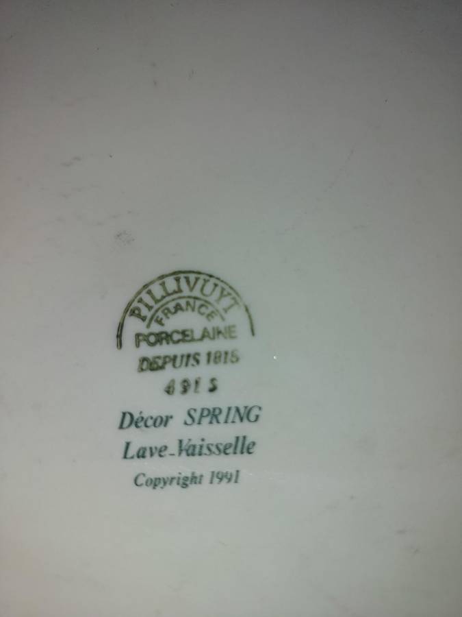 A VINTAGE PILLIVUYT FRANCE , PORCELAINE DEPUIS 181 , 4915 DECOR SPRING , LAVE VAISSELLE TART DISH