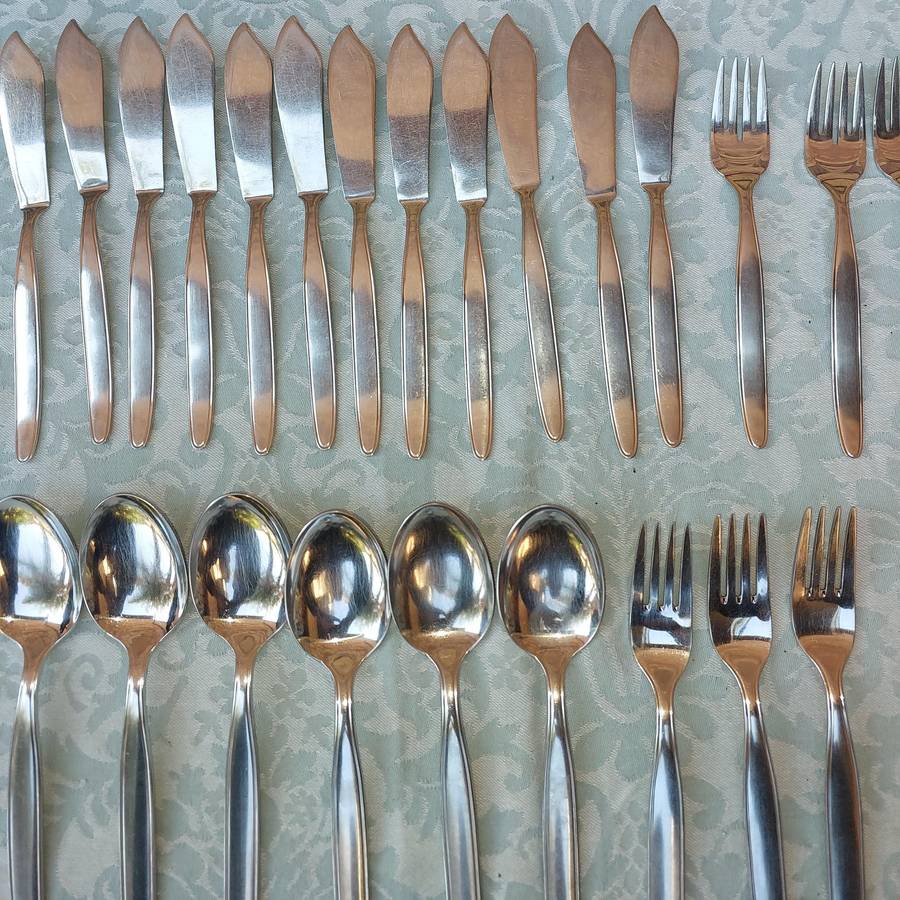 A SET 34 EICKHORN RONEUSIL STAINLESS STEEL CUTLERY SOLD AS IS