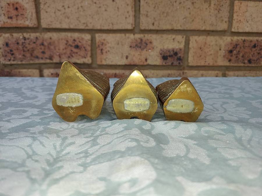 A SET OF 3 ART DECOR BRASS OWLS SOLD AS IS