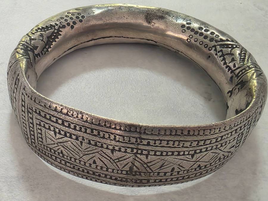Antique Sterling Silver Tribal Omani Bodouin Hagula Thick Silver Handmade Bracelet