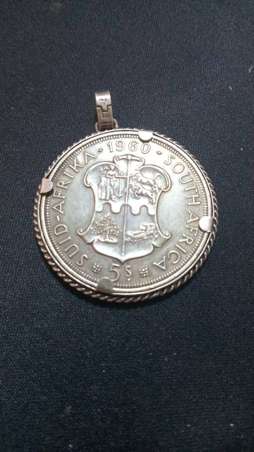 5 SHILLING COIN/PENDENT FROM 1960