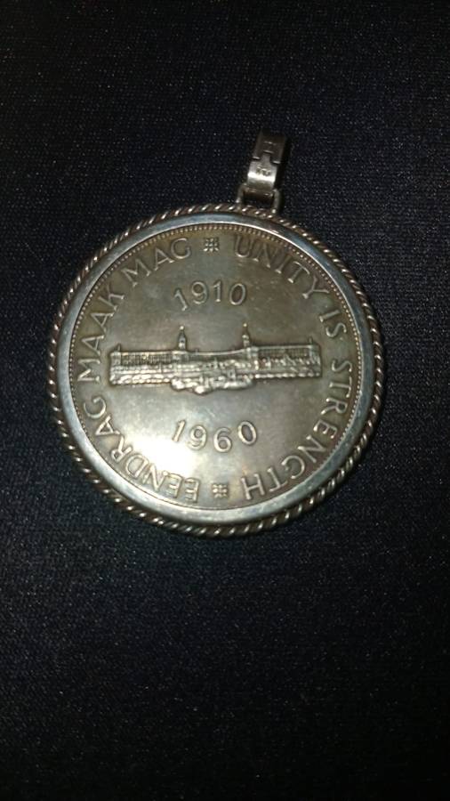 5 SHILLING COIN/PENDENT FROM 1960