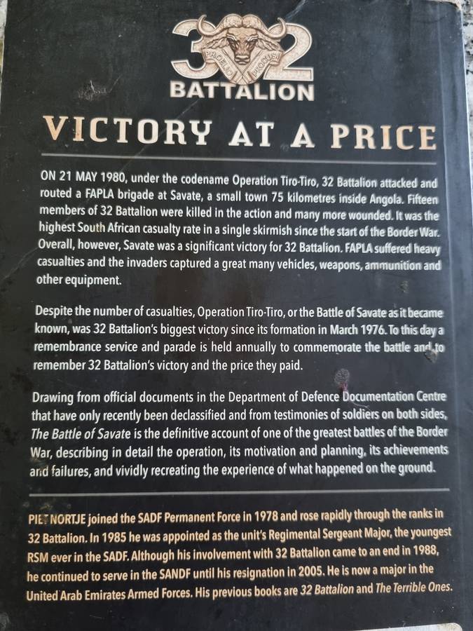 THE BATTLE OF SAVATE 32 BATTALION's Greatest Operation Piet Nortje ( Softcover ) Note condition