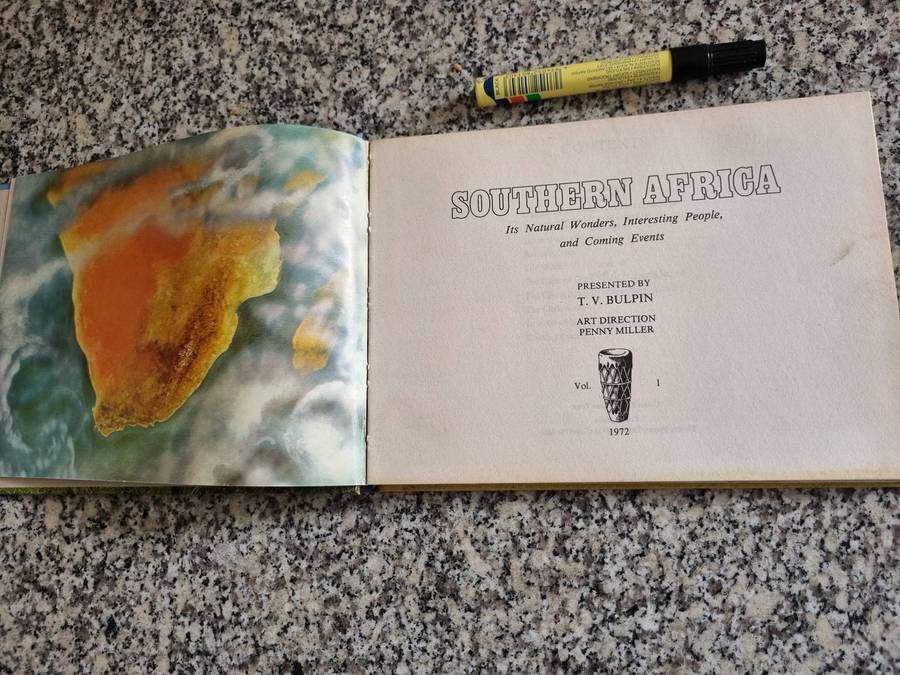 Presented by T V BULPIN SOUTHERN AFRICA Its Natural Wonders Interesting People & Coming Events 1972