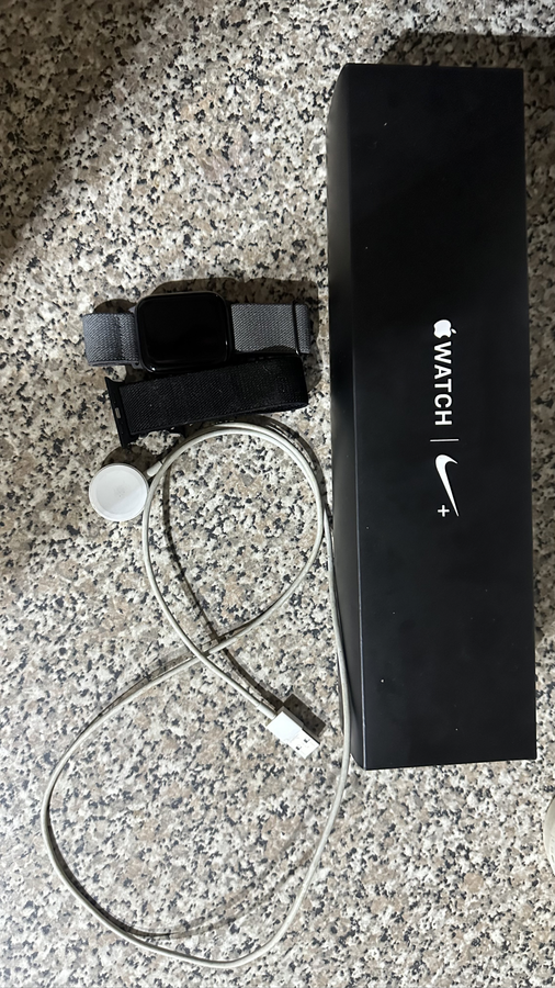 Apple watch series 4 44mm nike