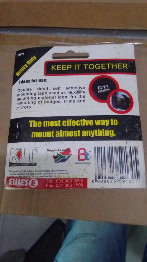 Badge mount adhesive tape (3 metres)