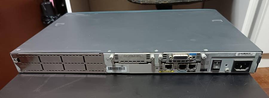 CISCO 2600 SERIES  Network Switch