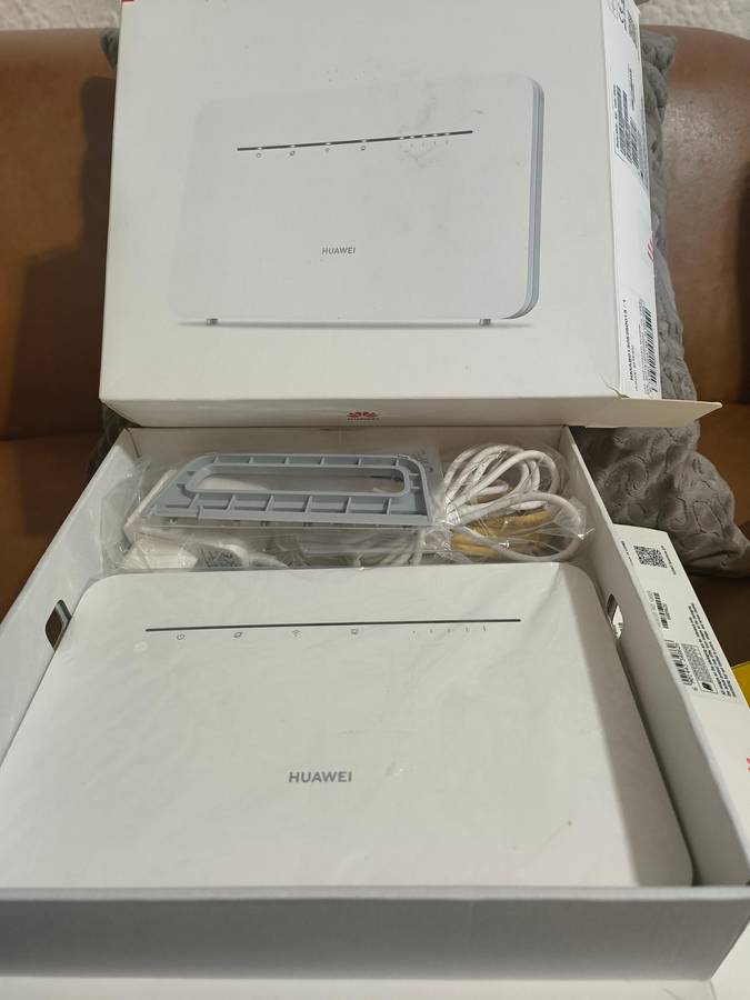 Latest Huawei 4G Router 3 Pro model B535-232  (It take a SIM CARD) up 64 users