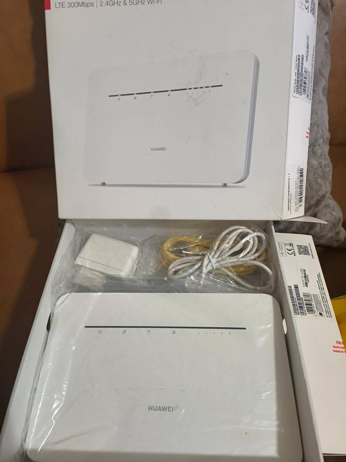 Latest Huawei 4G Router 3 Pro model B535-232  (It take a SIM CARD) up 64 users