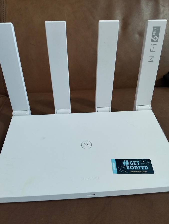 HUAWEI WiFi AX3 Dual-Core Model WS7100 - Doesn't take a sim