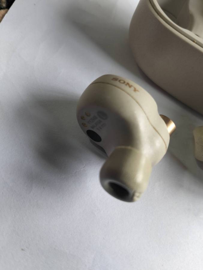 Sony WF-1000XM4  Leading Noise Canceling Truly Wireless Earbud Headphones