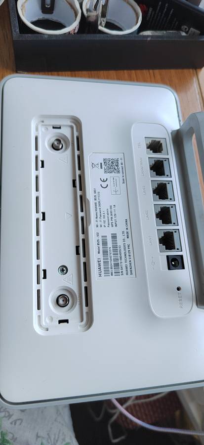 Latest Huawei 4G Router 3 Pro model B535 (It take a SIM CARD) up 64 users